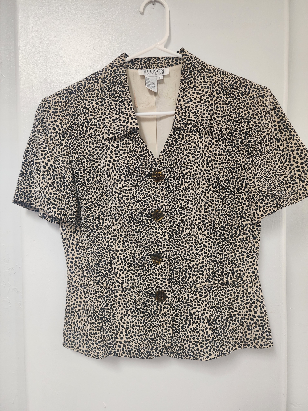 Allison Taylor Black and Cream Leopard Print Short Sleeve Blouse 100% SILK